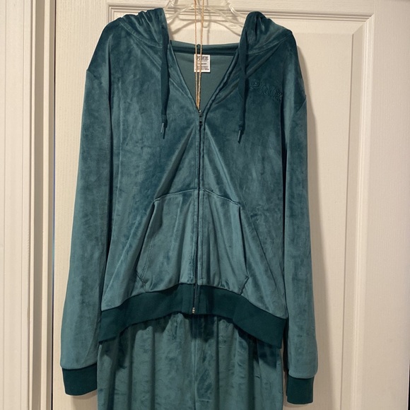 Victoria’s Secret Pink L & M Green Velour Sweatsuit - Picture 2 of 15